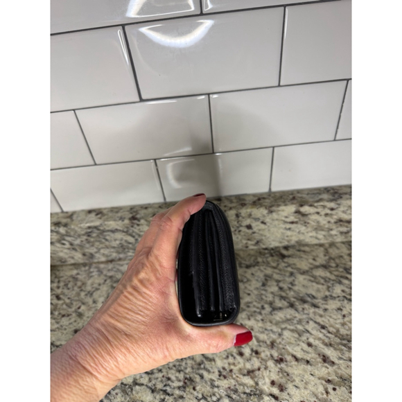 Women's Saint Laurent Black Leather Wallet - Picture 5 of 10